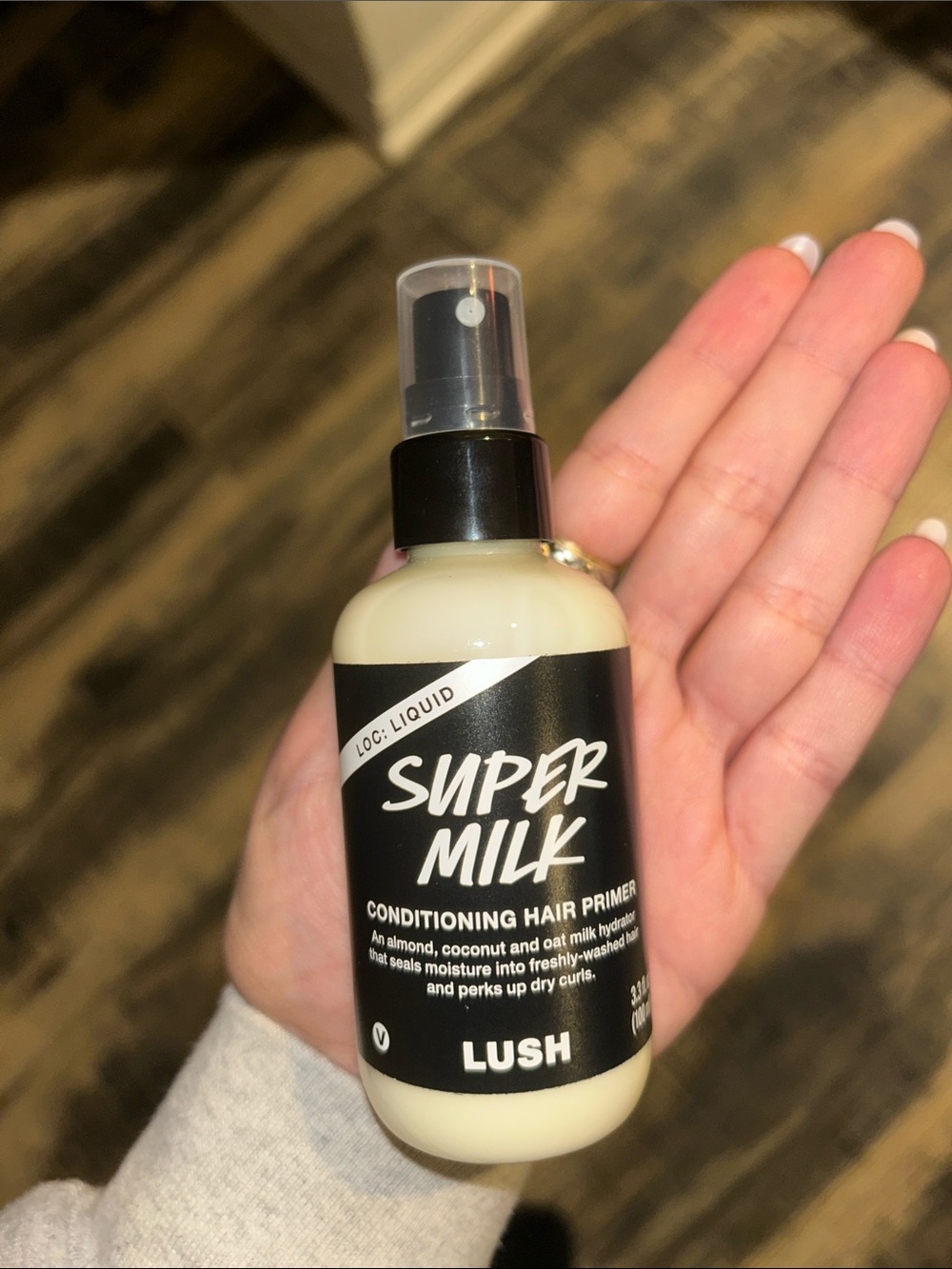 LUSH Super Milk Conditioning Hair Primer - Black & Cream